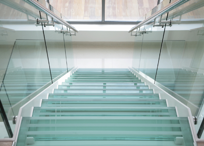 Glass Stairs/Steps-700x500